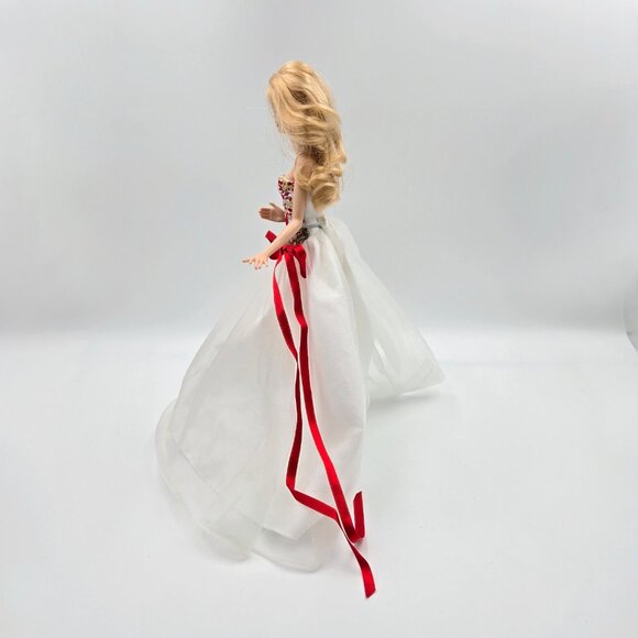 2010 Holiday Barbie Doll Collector Edition Red & White Dress Christmas R4545 Mat - Picture 7 of 16